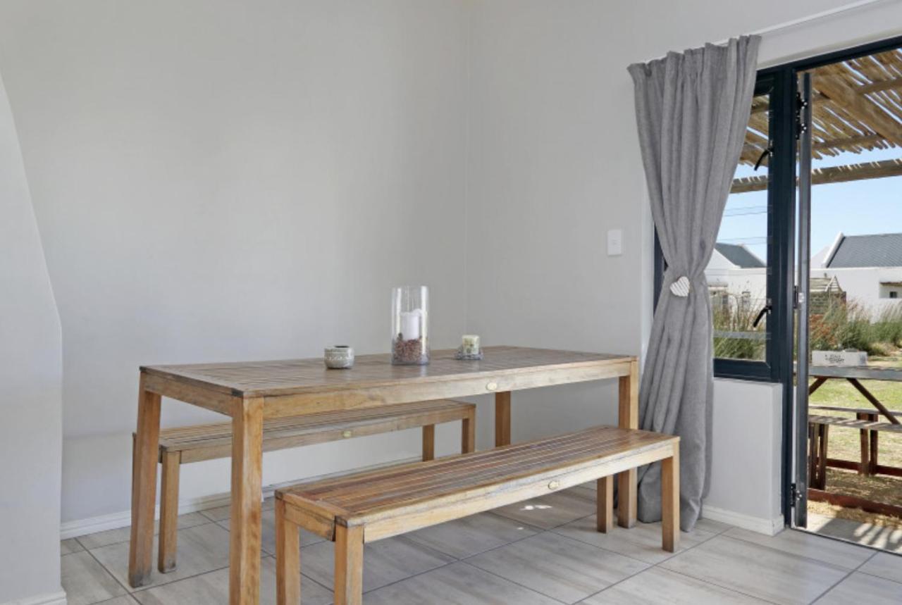 Cheerful On Britannia Beach, West Coast Holiday home *