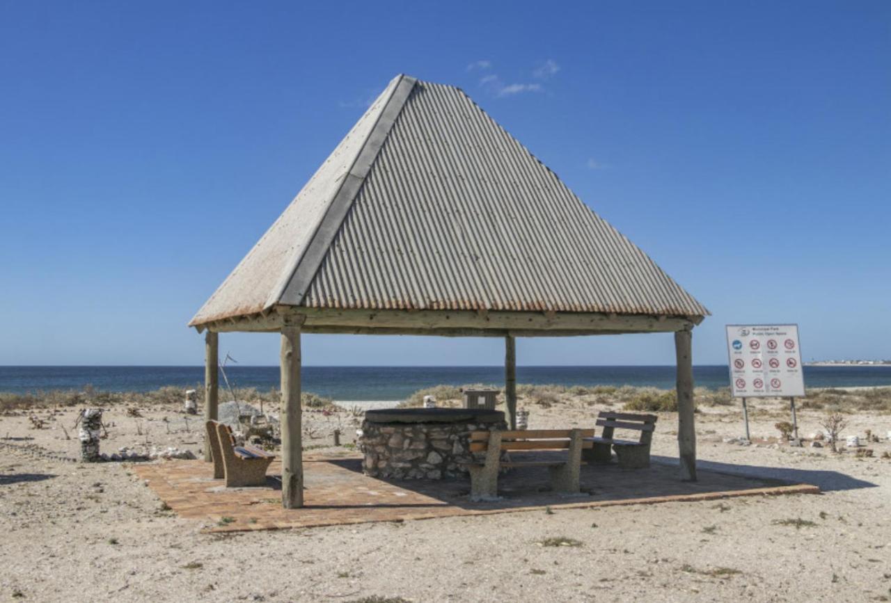 Cheerful On Britannia Beach, West Coast Holiday home